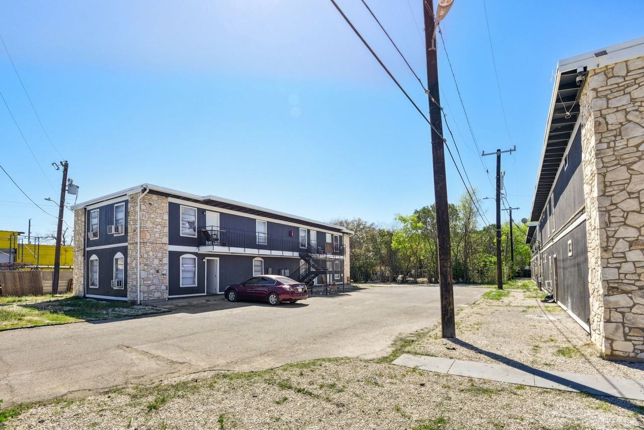 Hein Orchard Apartments - Photo 4 of 26