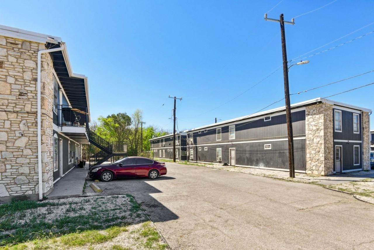 Hein Orchard Apartments - Photo 5 of 26