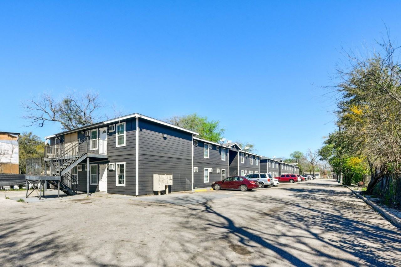 Hein Tulip Apartments - Photo 3 of 16