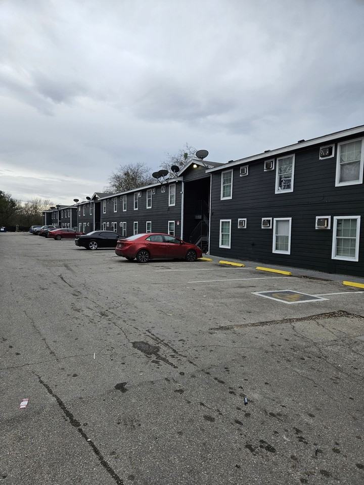 Hein Tulip Apartments - Photo 4 of 16