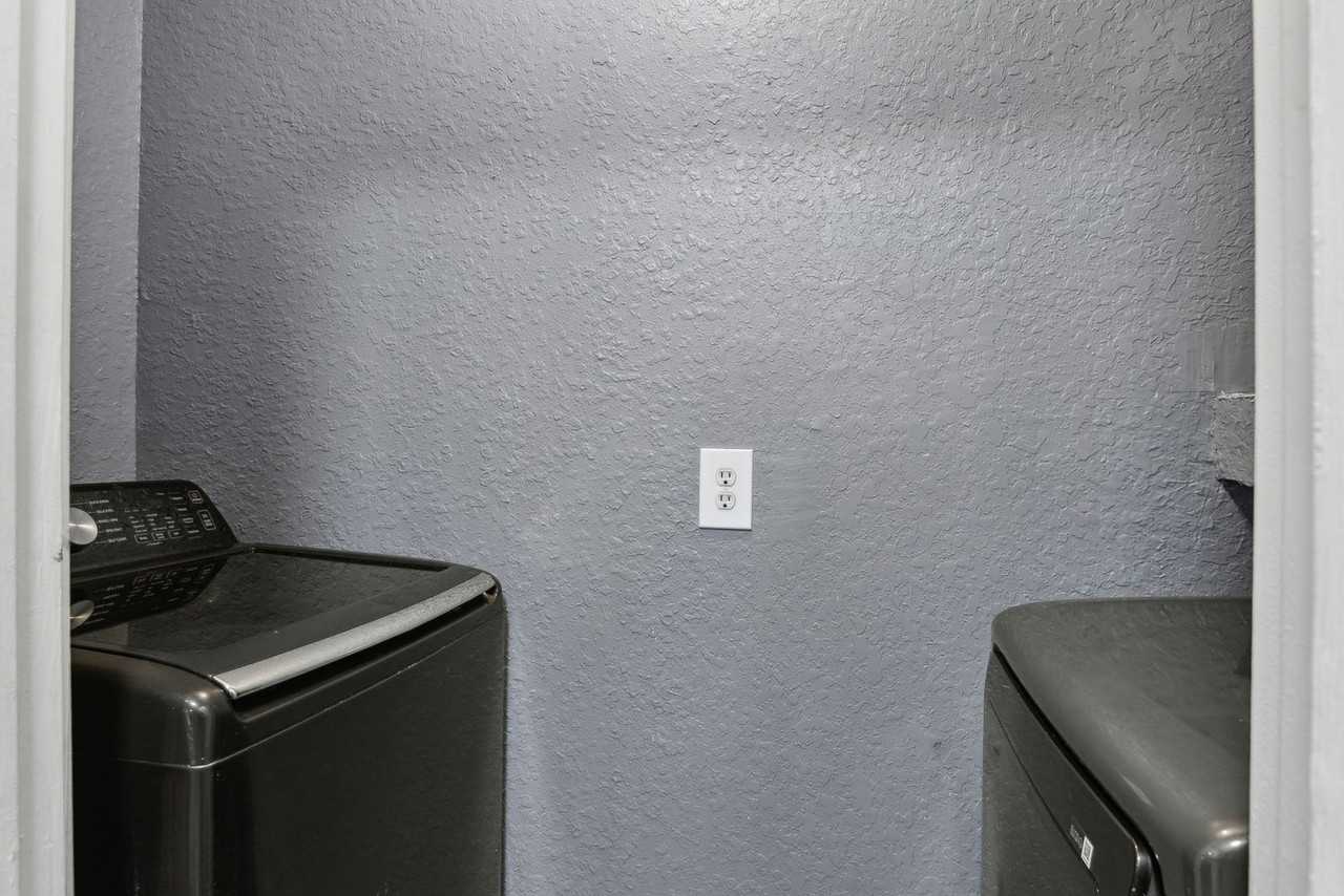 Hein Tulip Apartments - Photo 5 of 16