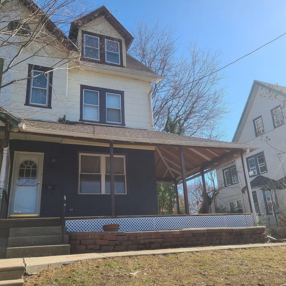 39 W Manoa Rd - Photo 2 of 25