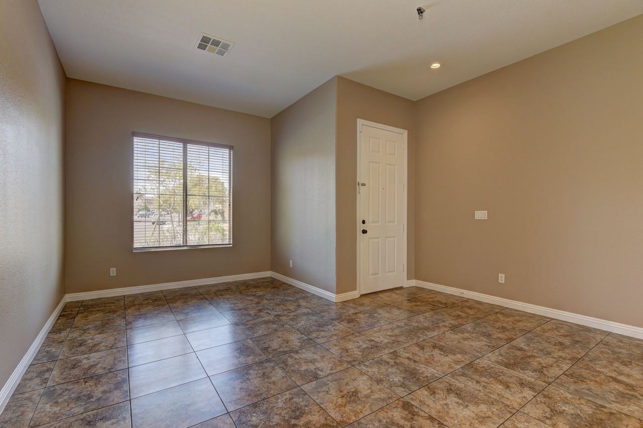 10876 Scamadella St - Photo 3 of 19