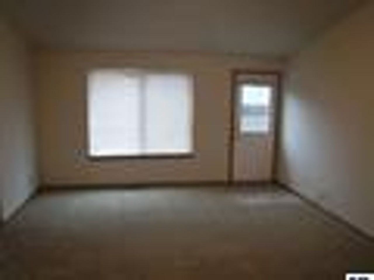 944 Hawaii St Se - Photo 6 of 11