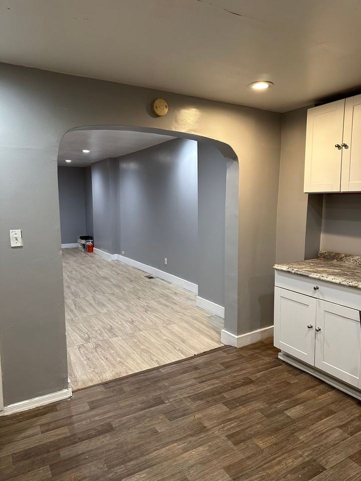 621 S Pulaski St - Photo 2 of 16