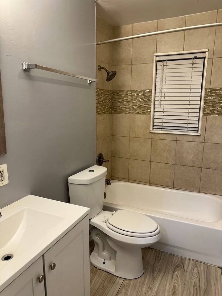 621 S Pulaski St - Photo 5 of 16