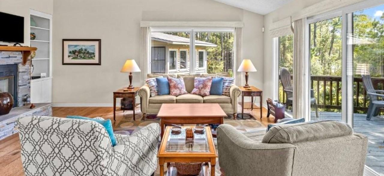 5510 Gondolier Dr - Photo 3 of 25