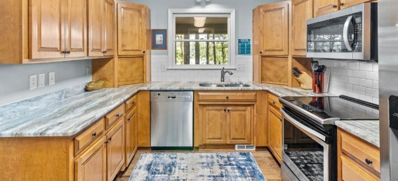 5510 Gondolier Dr - Photo 5 of 25