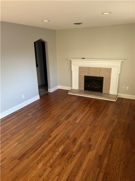 212 Center St - Photo 3 of 24