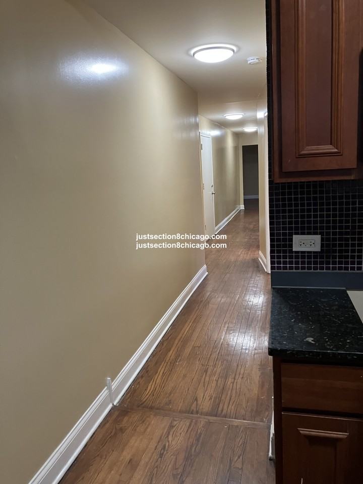 200 N North Kenneth Ave. #4432-1 - Photo 3 of 10