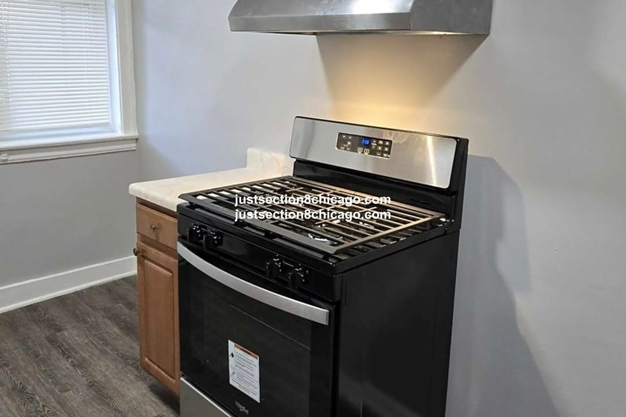 1115 E East 81st St. - Photo 2 of 5