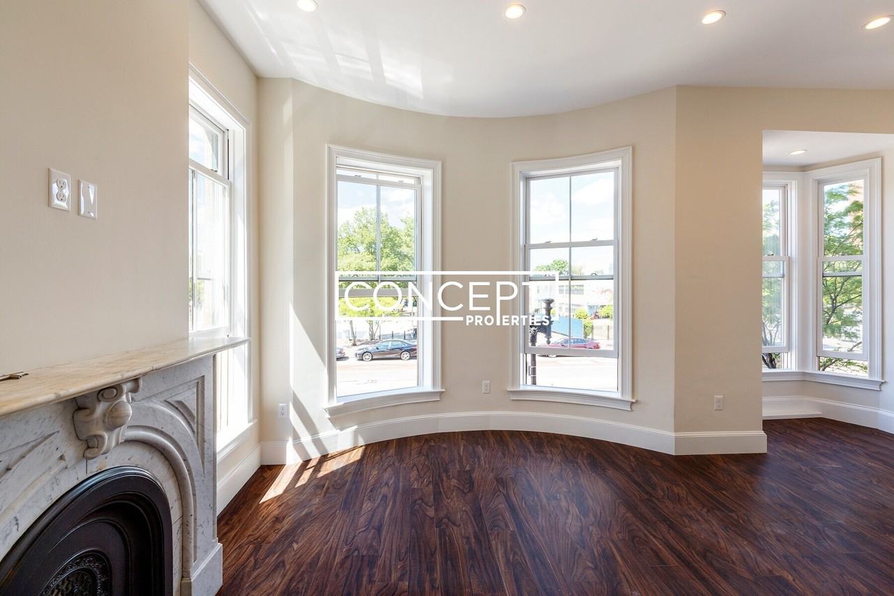 1898 Washington St #7BB - Photo 3 of 7