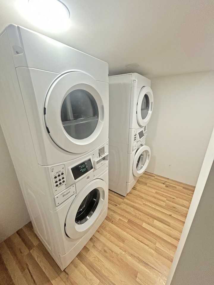 Ashton St #1R - Photo 6 of 10