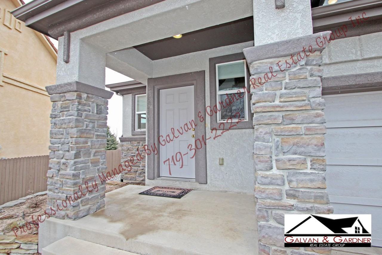 4266 Apple Hill Ct - Photo 2 of 18