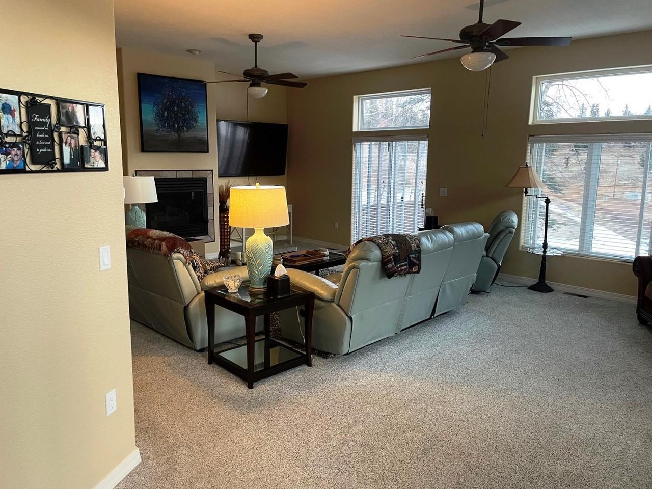 1427 Spring Valley Dr - Photo 3 of 17