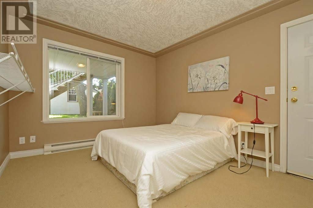 3351 Doncaster Drive - Photo 3 of 6