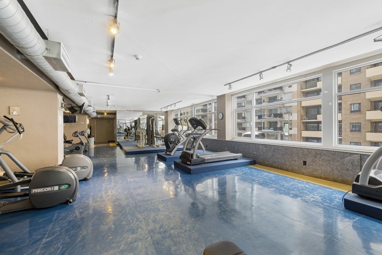 3450 Drummond - Photo 2 of 28