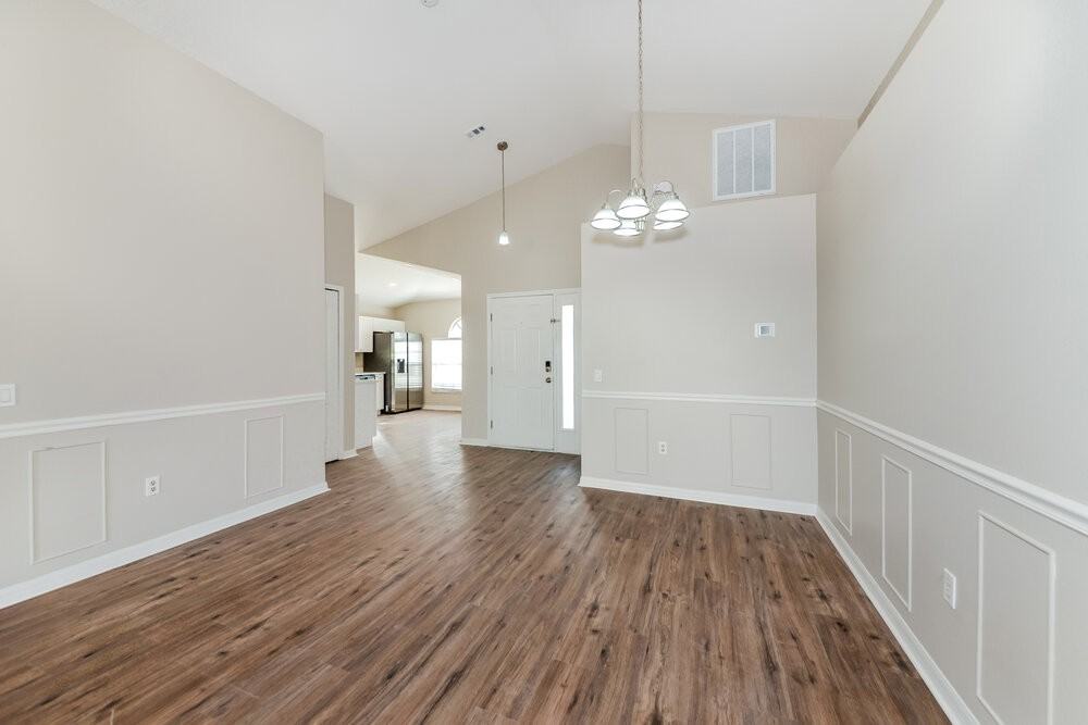 12807 Kings Lake Dr - Photo 5 of 16