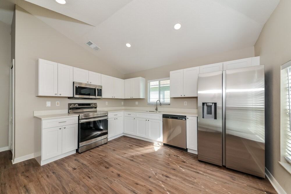 12807 Kings Lake Dr - Photo 6 of 16