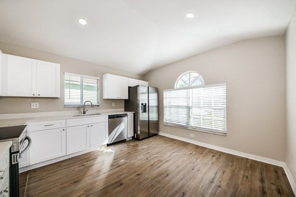 12807 Kings Lake Dr - Photo 7 of 16
