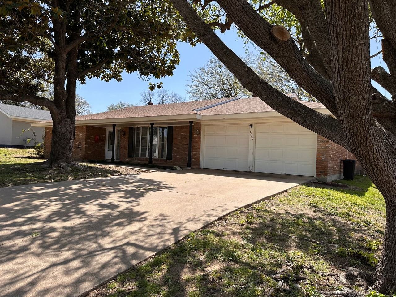 4809 Wheelock Dr - Photo 2 of 32