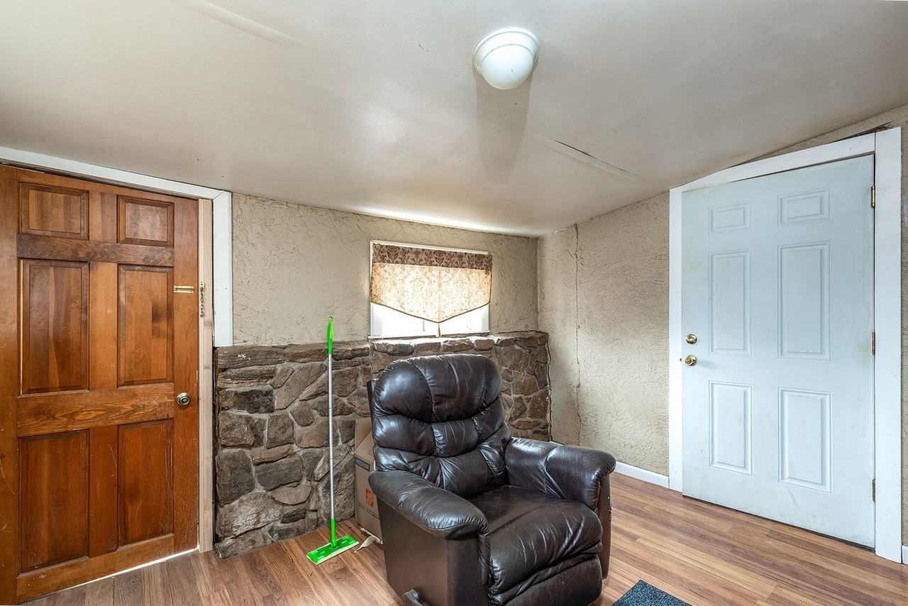 611 William Ave - Photo 7 of 14