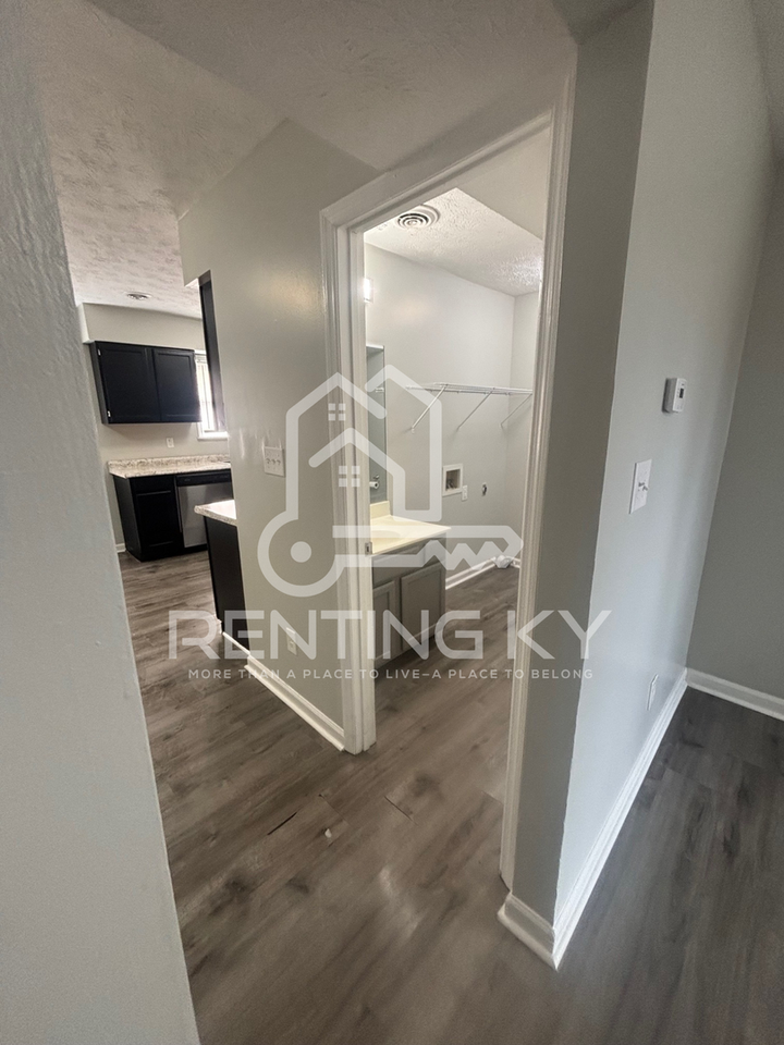 207 Peachtree Rd - Photo 5 of 17