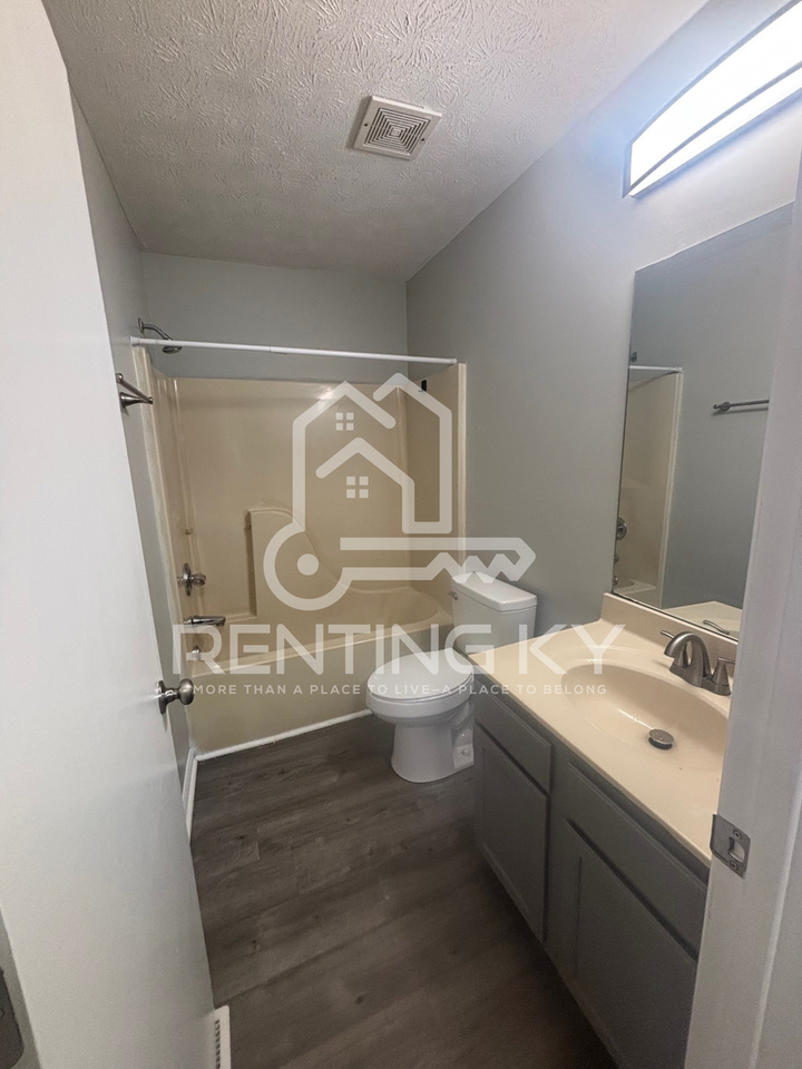 207 Peachtree Rd - Photo 6 of 17