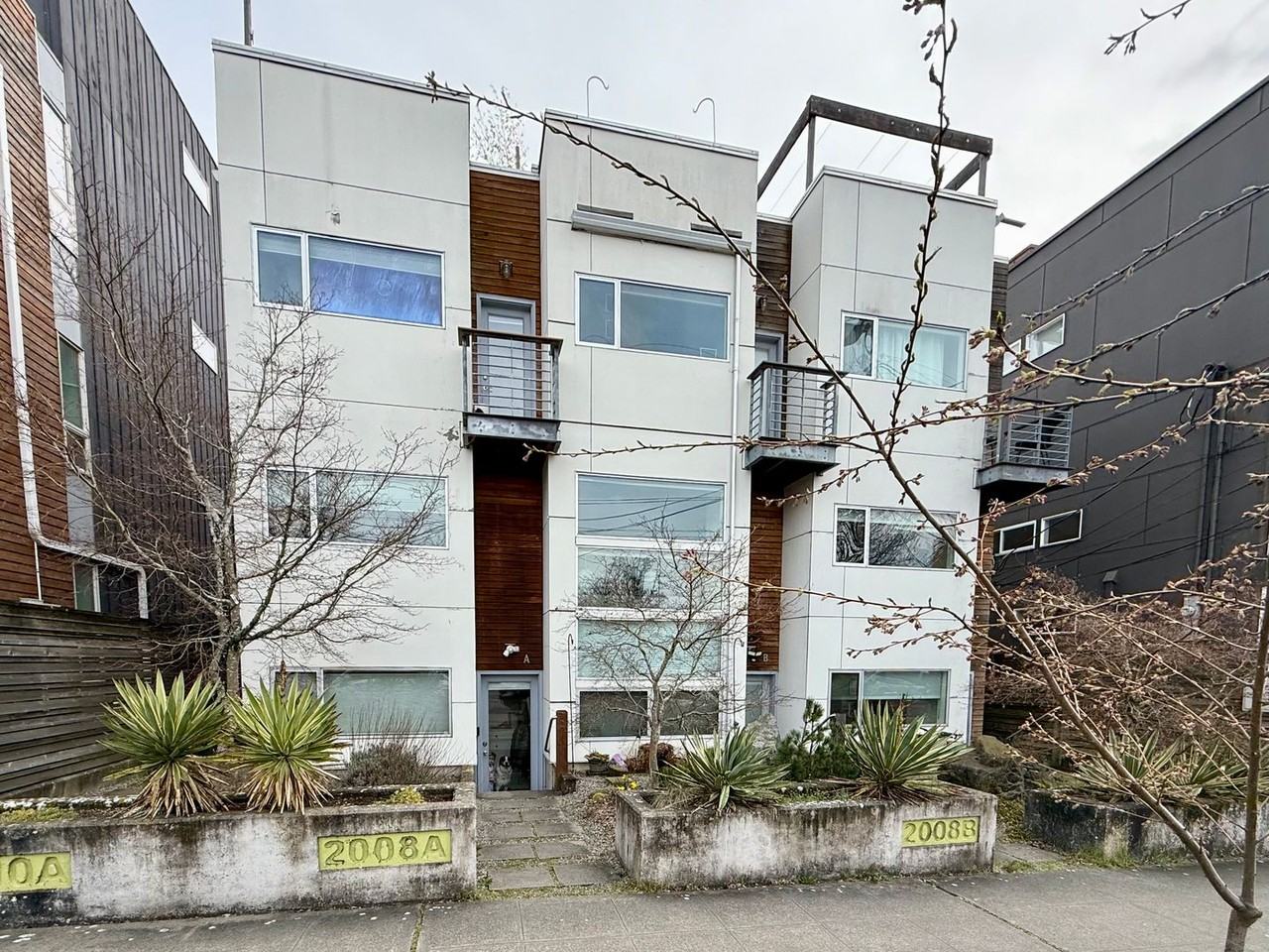 2010 14th Ave S #B - Photo 3 of 42