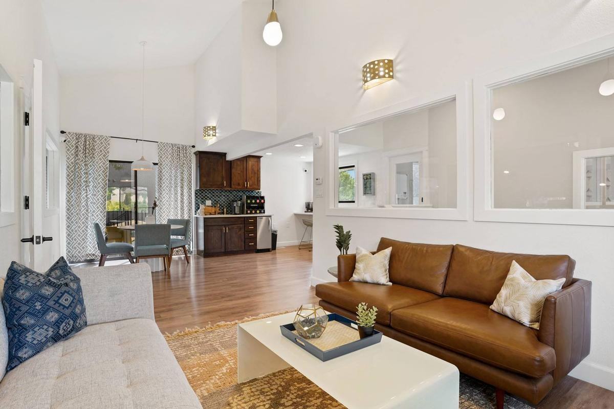 530 West Murray Boulevard - Photo 3 of 13