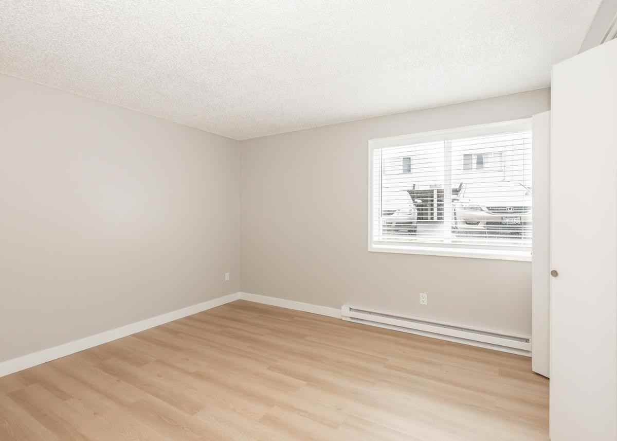 4601 E 18th St - Photo 3 of 45