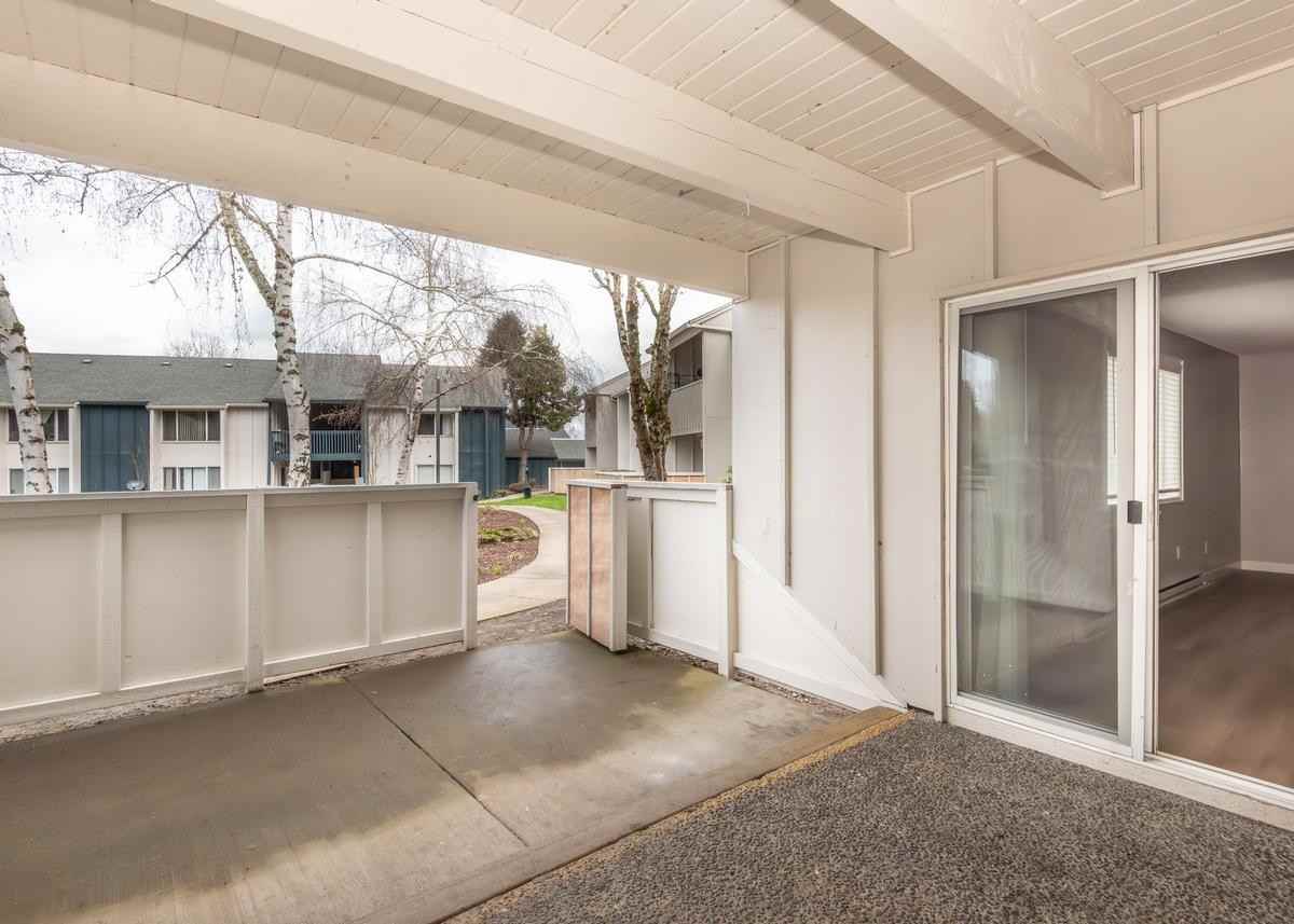 4601 E 18th St - Photo 3 of 45