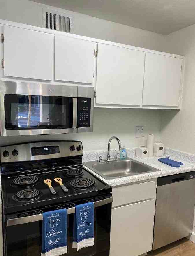 175 W Valencia Rd - Photo 7 of 24