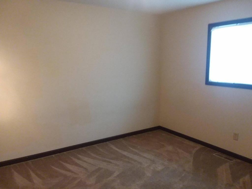 7123 E 125 S - Photo 2 of 4