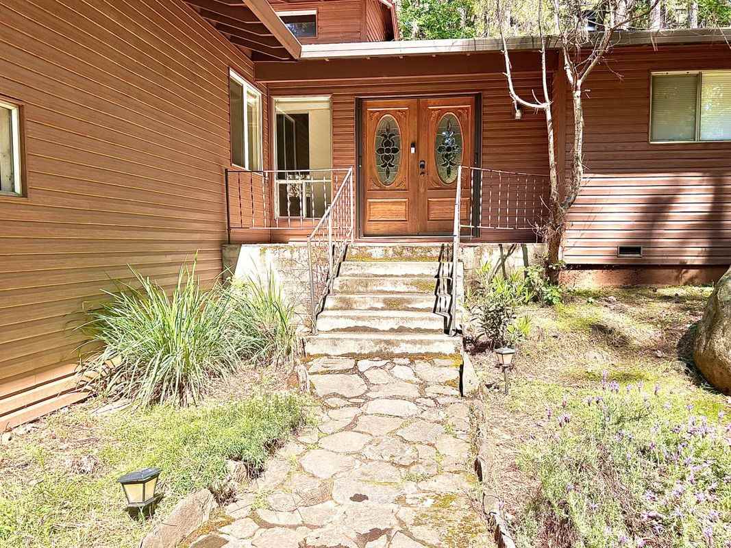 15558 Nopel Ave - Photo 3 of 14