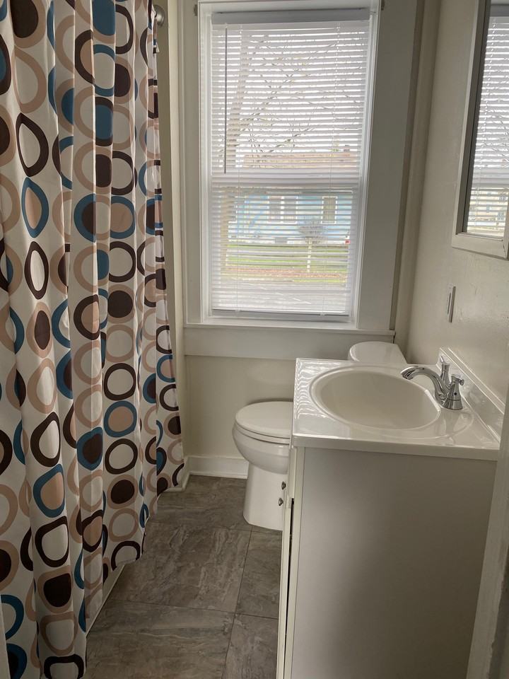 268 Mackall St - Photo 2 of 14