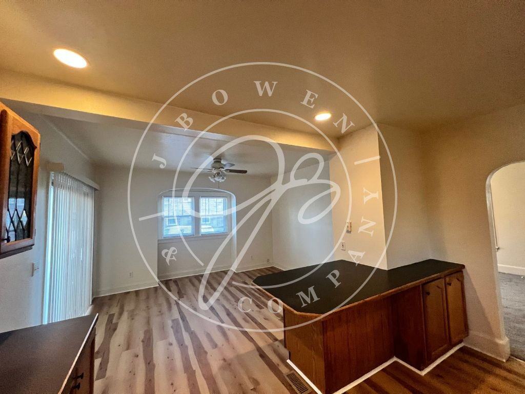 3947 Watson Ave - Photo 3 of 10