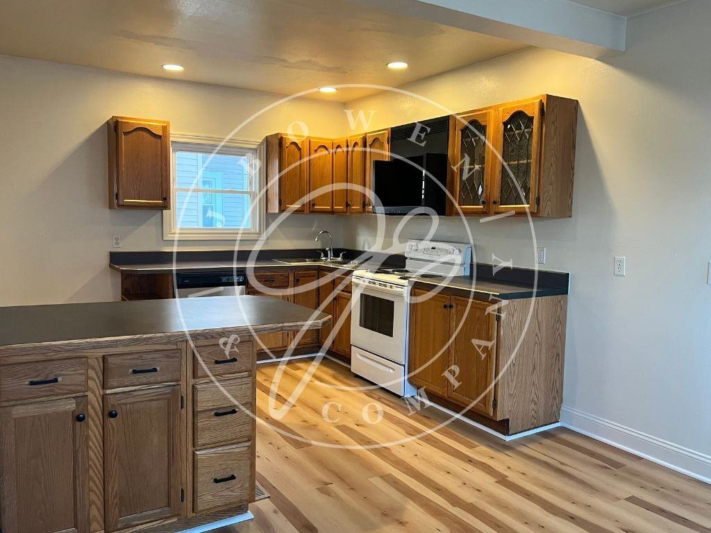 3947 Watson Ave - Photo 5 of 10