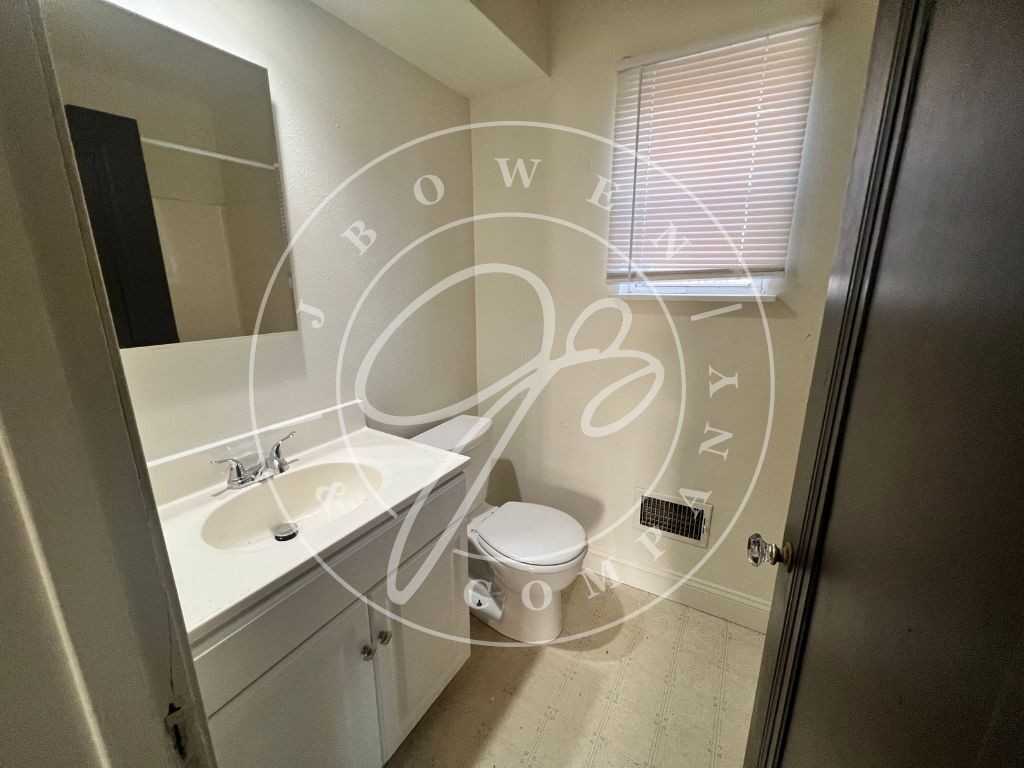 3947 Watson Ave - Photo 7 of 10