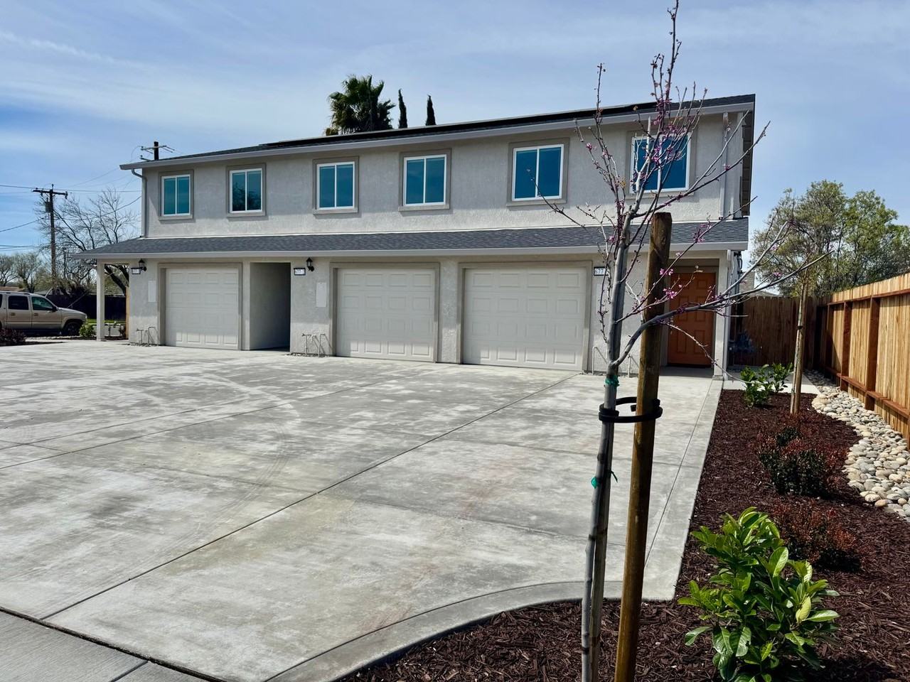 677 Illinois Ave #3 - Photo 2 of 19