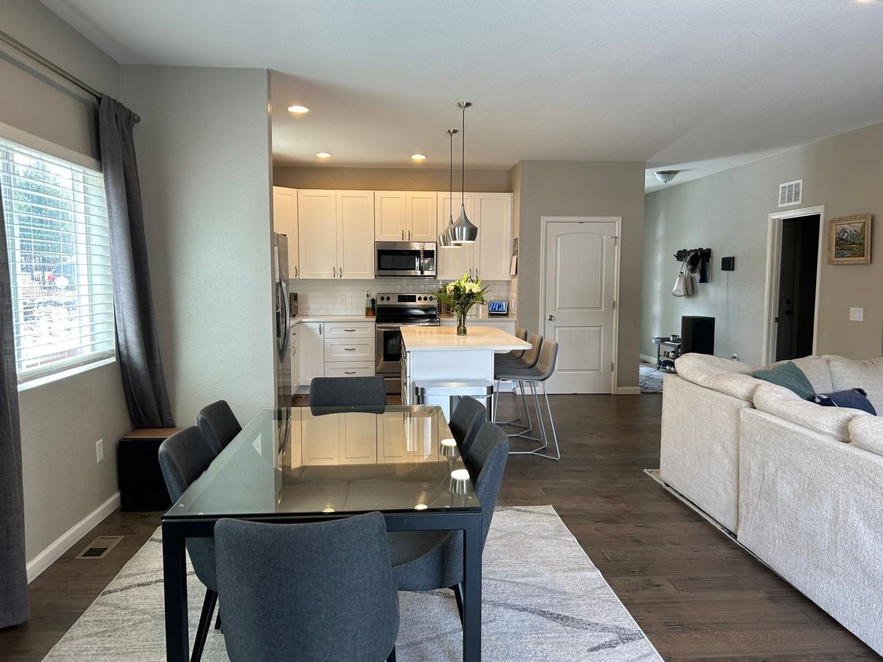 4490 Seton Pl - Photo 5 of 32