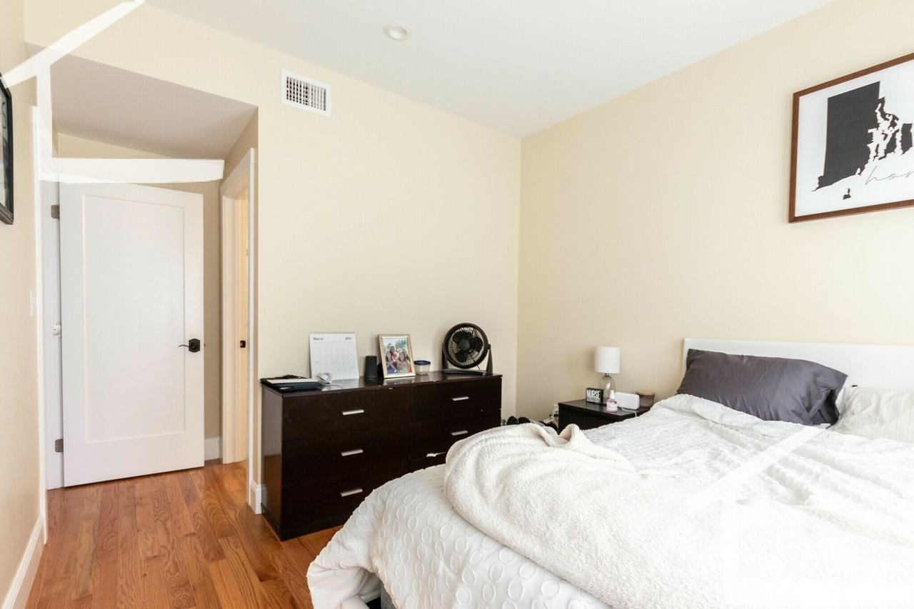 13 Glencoe St - Photo 5 of 12