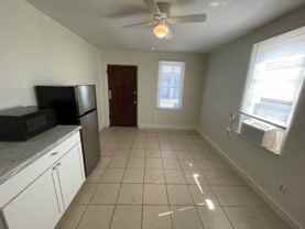 524 S Yonge St #5 - Photo 1 of 1