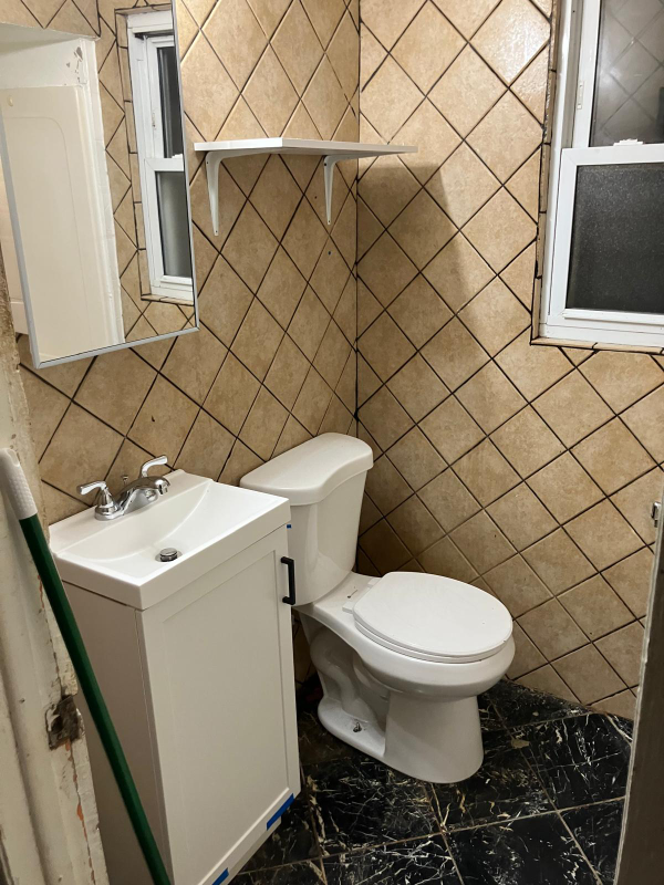 1612 Goldenrod Ter - Photo 3 of 14