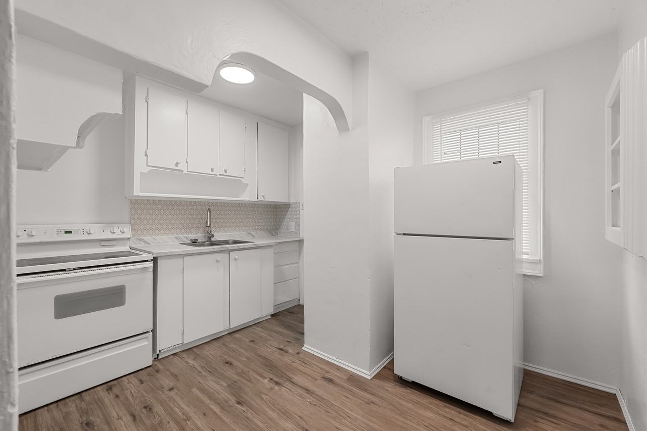 314 West 5th Street - Photo 4 of 11