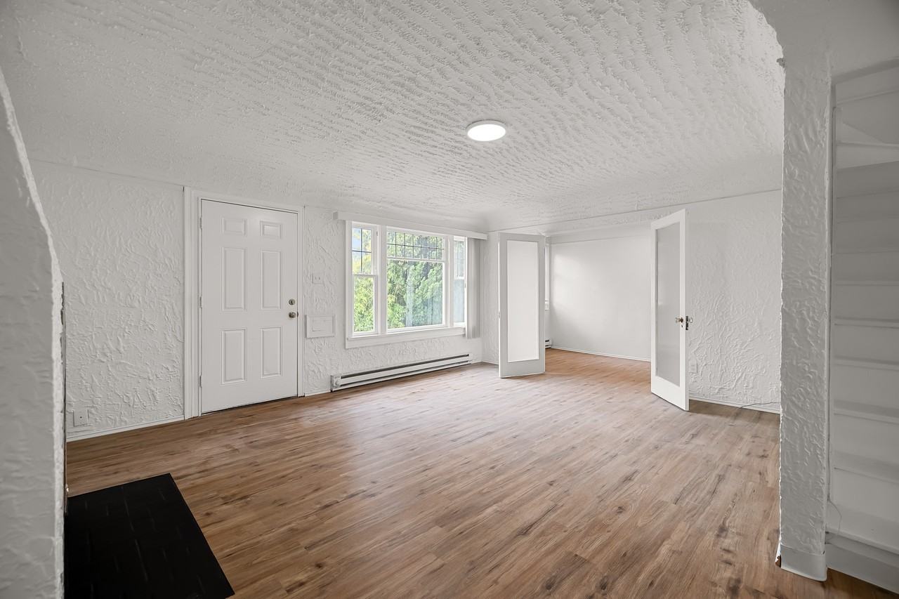 314 West 5th Street - Photo 7 of 11