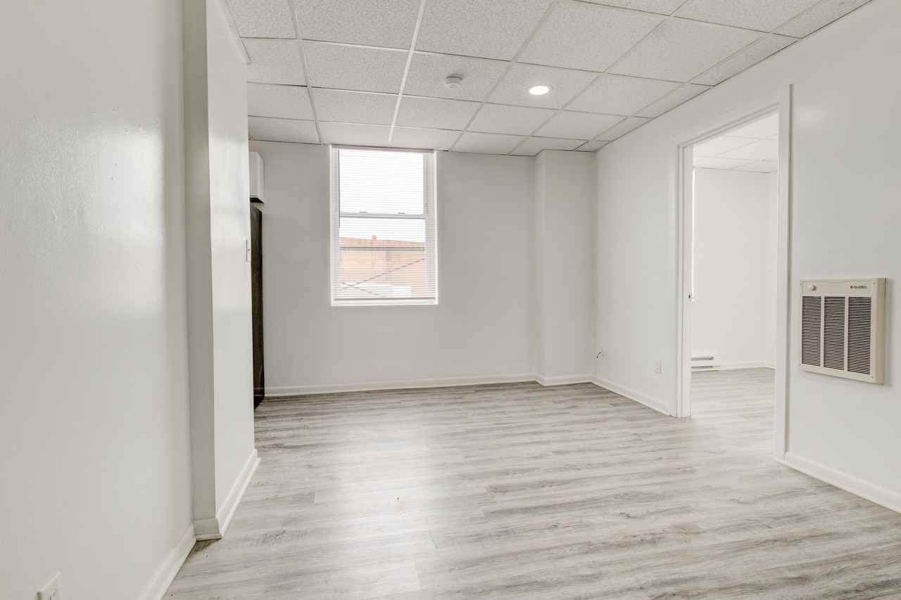 Central Plaza Apartments - Photo 2 of 39