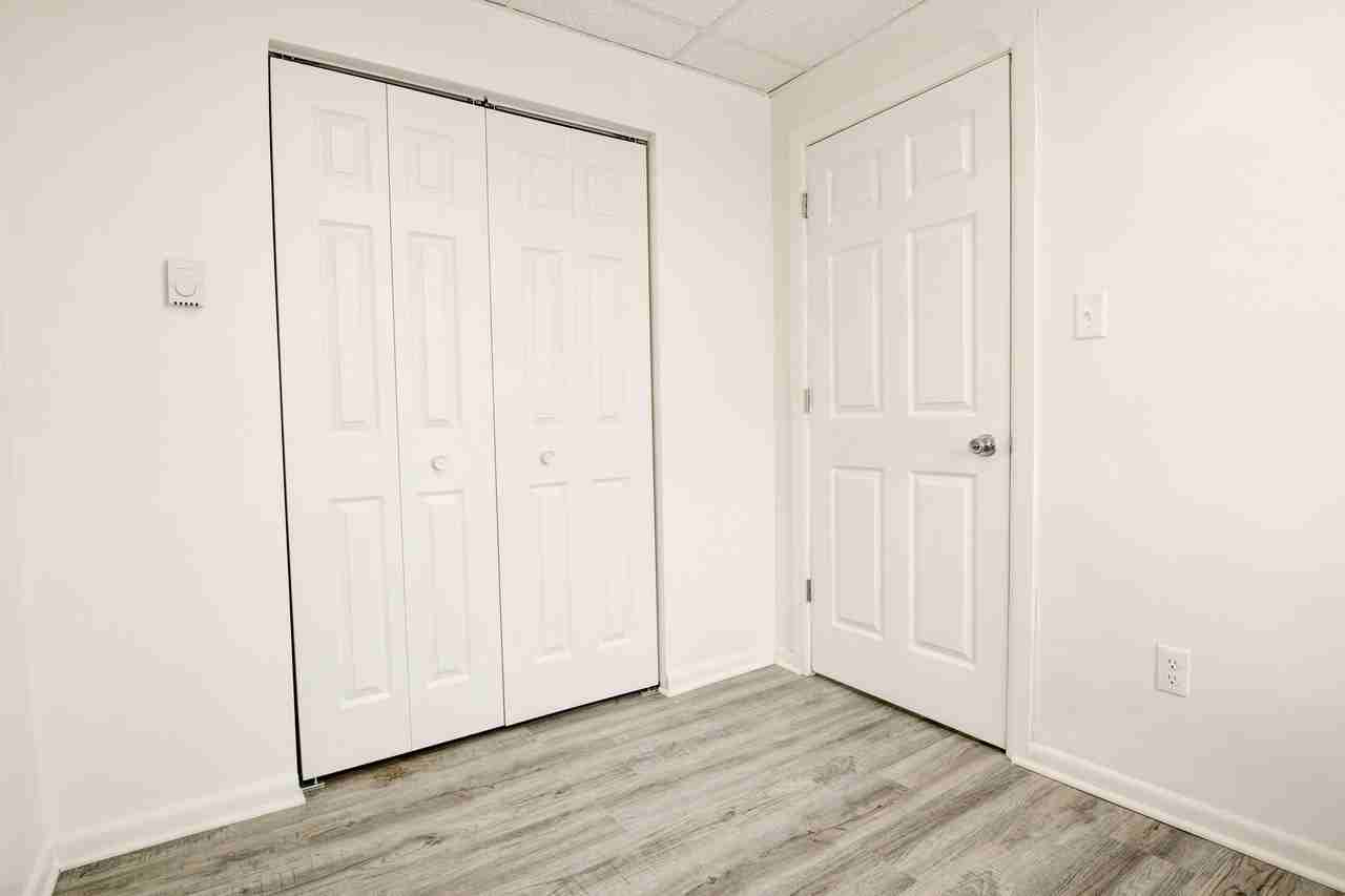 Central Plaza Apartments - Photo 6 of 39