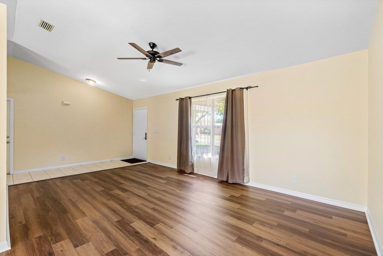 1563 40th Street - Photo 3 of 30