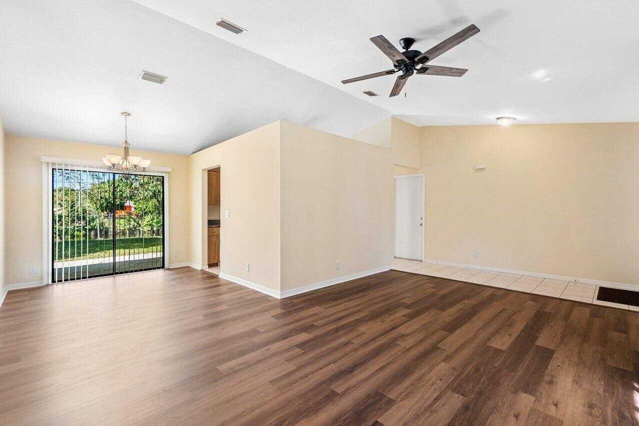 1563 40th Street - Photo 4 of 30